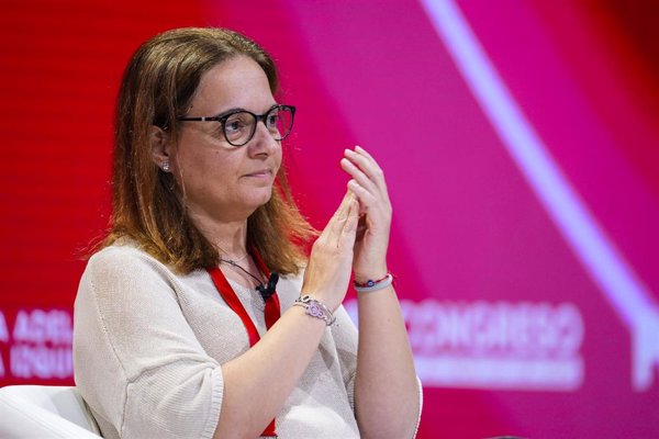 El PSOE acusa a la presidenta de la FEMP de difundir bulos sobre habilitados nacionales y exige su comparecencia