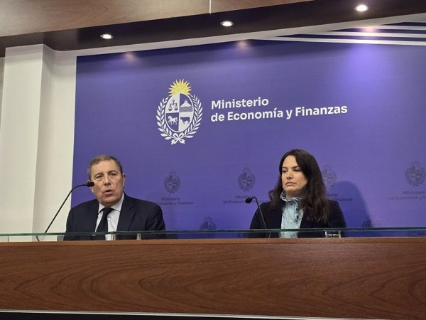 Uruguay emite por primera vez bonos soberanos en el mercado de francos suizos por 341 millones de euros