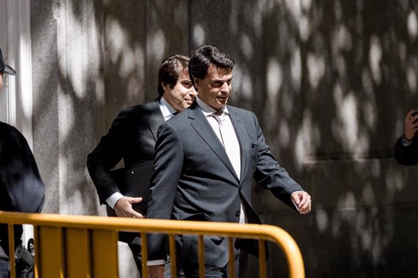 La jueza insta a la UCO a investigar el caso de la pareja de Ayuso