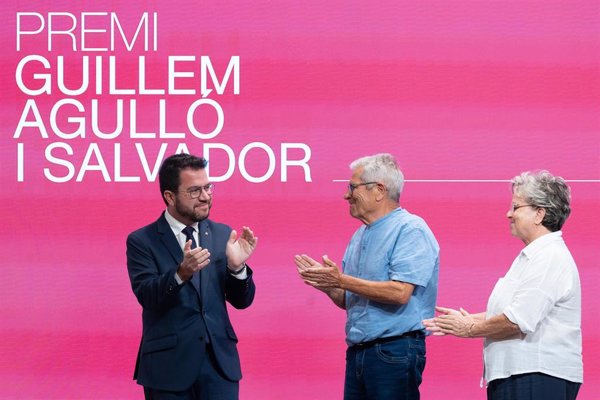 La familia de Guillem Agulló exige al Govern catalán que le devuelva la concesión del premio