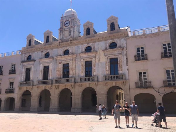 El Ayuntamiento de Almería convoca un minuto de silencio para este lunes en memoria de la mujer asesinada