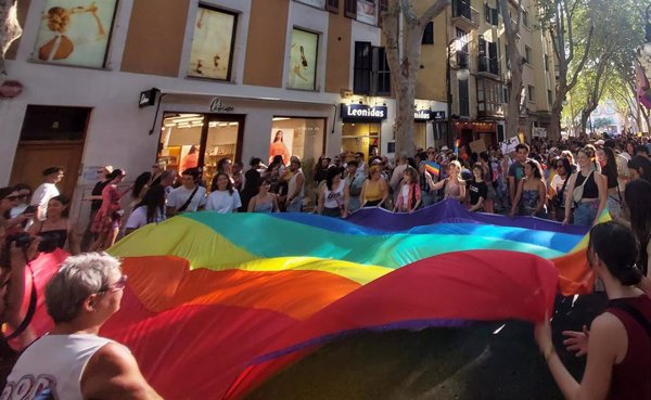 Una 1.300 personas se manifiestan en dos marchas en Palma con motivo del Día Orgullo Lgtbi 2025