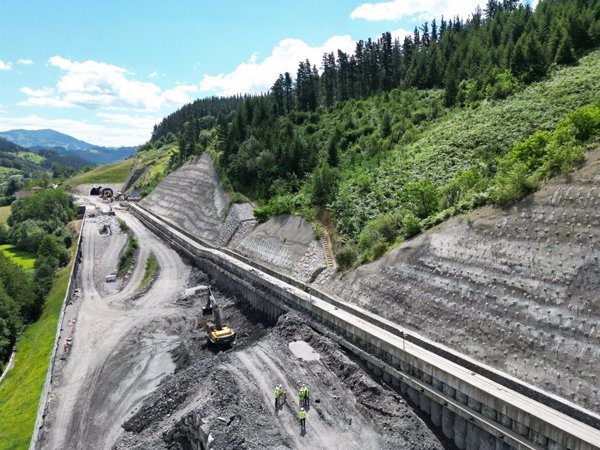 El Gobierno lleva licitados hasta junio 1.789 millones en el Corredor Atlántico, más que en todo 2024