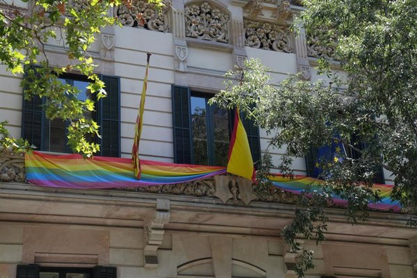 España, el país del mundo que más apoya al colectivo LGTBIQ+, pierde 7 puntos en cuatro años, según un estudio
