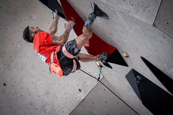 Albert Ginés refuerza sus opciones a la Copa del Mundo de Dificultad con un bronce en Innsbruck