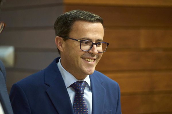 Gallardo remarca que llegó a la Asamblea para ejercer como líder de la oposición y no para tener 