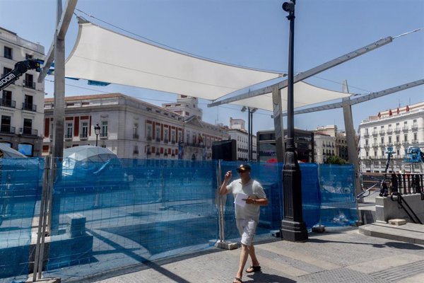 Ayuntamiento de Madrid defiende sus toldos en la Puerta del Sol y recuerda que es BIC: 