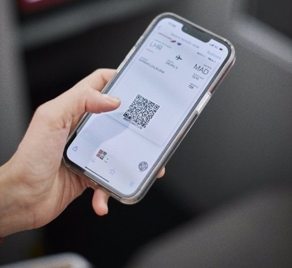 Iberia lanza una tarjeta de embarque que se actualiza en tiempo real