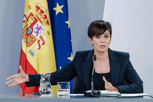 El Gobierno compra a Sareb 40.000 viviendas y 2.400 suelos por 5.900 millones para elevar al parque público