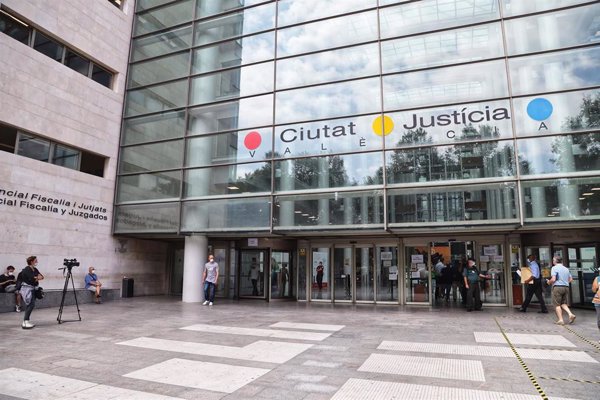 Condenados a 20 y 12 años de prisión dos hombres que abusaron sexualmente en grupo de una menor en Valencia