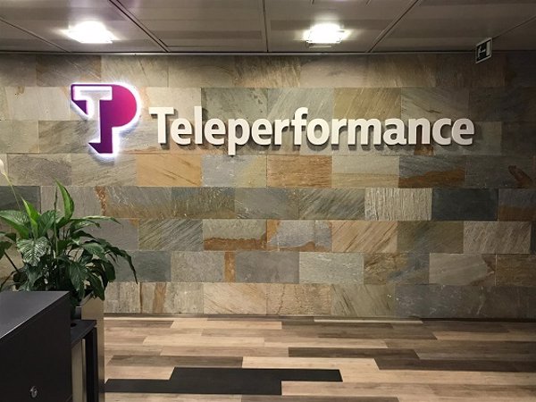 Teleperformance y los sindicatos pactan un ERE para 251 empleados, un 21,8% menos que en la propuesta inicial