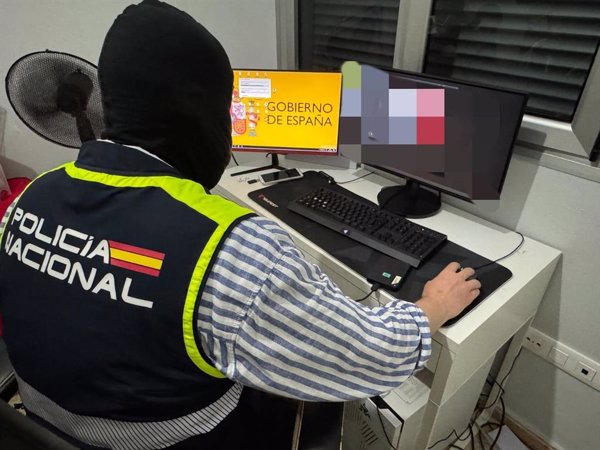 La Policía atribuye a los dos detenidos en Las Palmas un delito de ciberterrorismo por vender datos de políticos