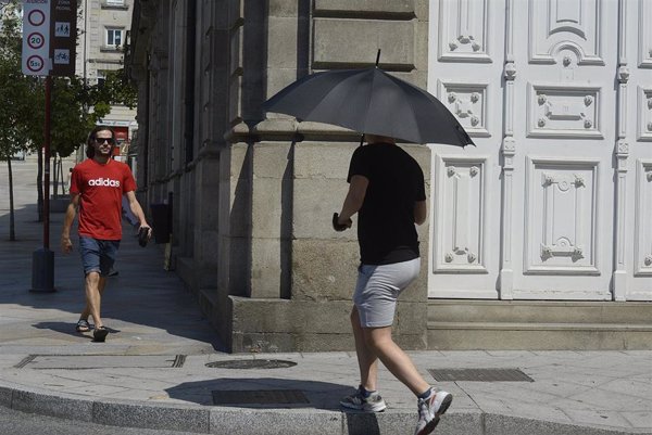 Un total de 38 provincias estarán mañana en aviso por calor, tormentas y olas, con 7 CCAA en nivel naranja