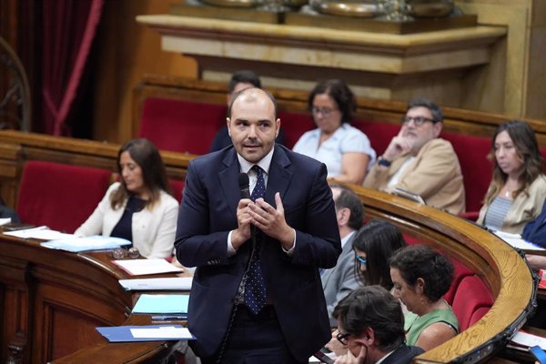 Consejero catalán traslada el pésame del Govern por las víctimas en el incendio de Torrefeta (Lleida)