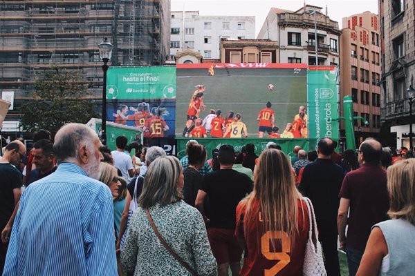 Iberdrola pondrá 'fan zones' en Almería, A Coruña y Benidorm para la primera fase de España en la EURO