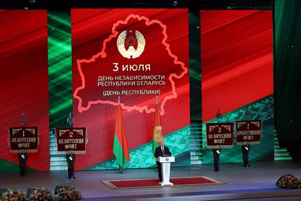 Lukashenko firma 16 nuevos indultos en Bielorrusia, entre ellos de personas condenadas por extremismo