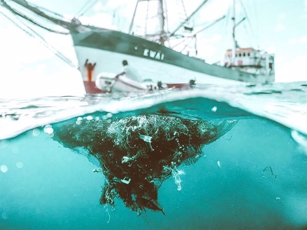 Bezoya se une a Gravity Wave para recoger 10.000 kilos de plástico en el Mar Mediterráneo