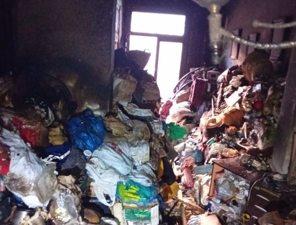 Sofocado un incendio en una vivienda con montones de basura, objetos y electrodomésticos acumulados en Manacor
