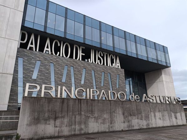 Juzgan a un hombre en Gijón por agredir a los policías que le detuvieron en su casa por una agresión sexual a una menor