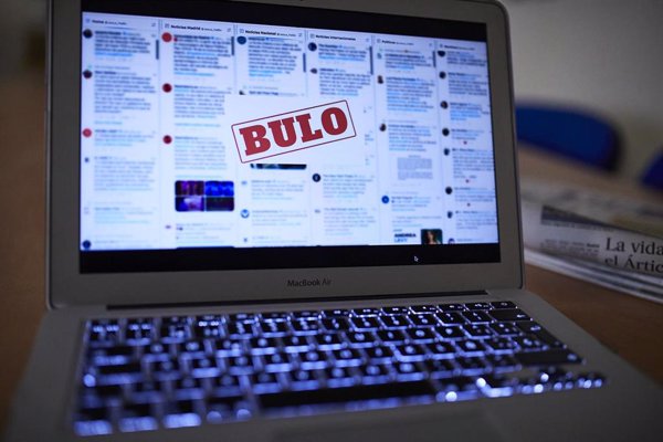 Comunicadores afirman que las redes sociales y la IA actúan de