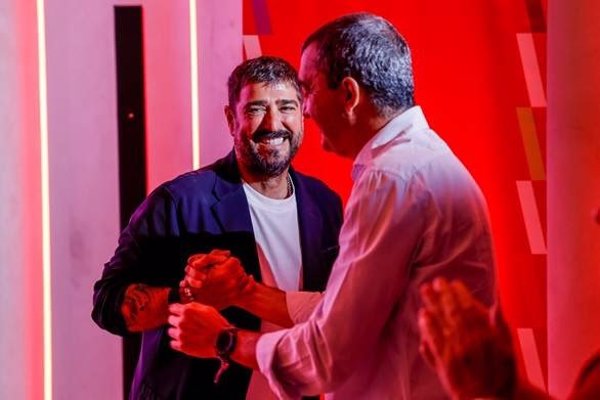 La Vuelta celebra su pasado y futuro con el anuncio de la canción 'Te estaba esperando' de Antonio Orozco
