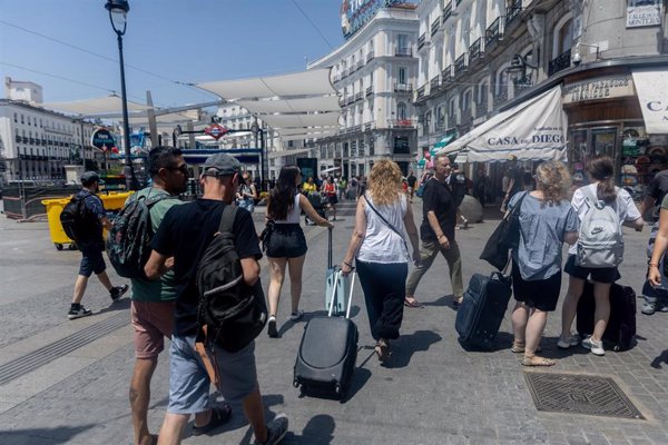 España sufre un frenazo de turistas de Francia y Alemania en mayo, con un descenso desde América