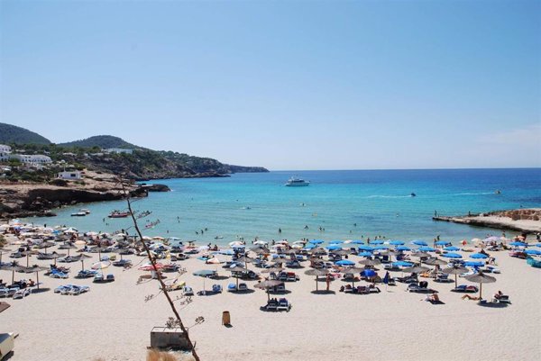 San Sebastián y tres municipios en Ibiza, las cuatro localidades costeras con viviendas de compra más caras