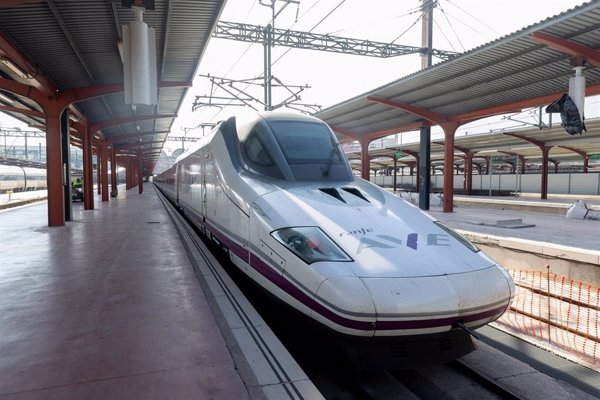 Interrumpidos los trenes de alta velocidad entre Madrid y Barcelona por un incendio en la zona de Lleida