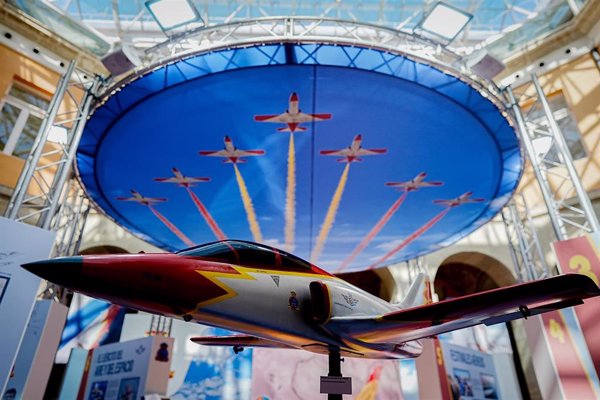 Más de 17.000 personas visitan la exposición de los 40 años de la Patrulla Águila en la Real Casa de Correos