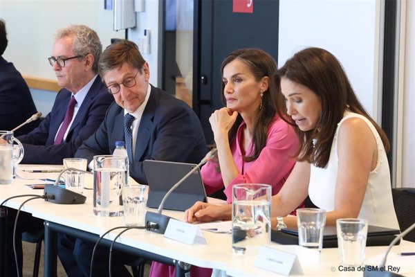 La Reina Letizia defiende el cine como herramienta educativa para prevenir ciberviolencias en adolescentes