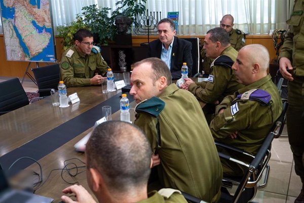 Katz afirma que el Ejército prepara 