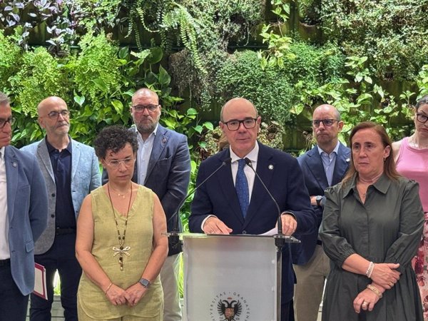 Universidad de Granada trabaja en su recurso contra el informe desfavorable a titulaciones vinculadas a IA e ingeniería