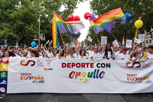 El CSD participa por primera vez en la manifestación estatal del Orgullo LGTBI