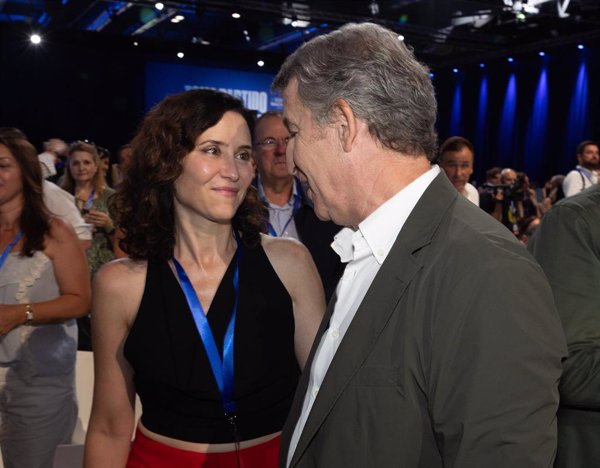 Ayuso critica a un Sánchez 