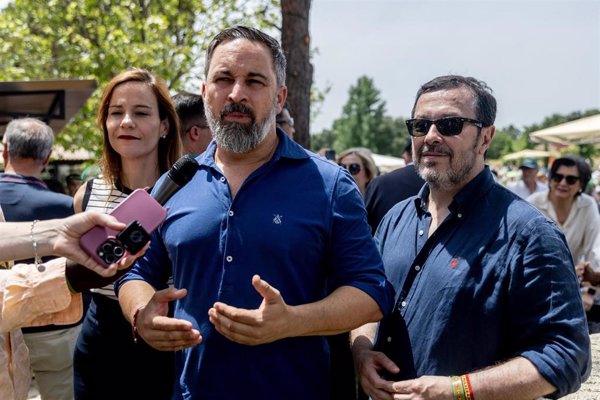 Abascal critica que PP y PSOE 
