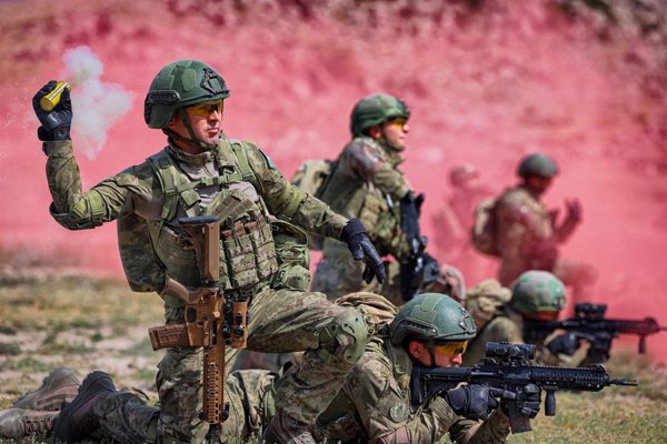 Cinco militares turcos muertos por una explosión de metano en una cueva en el norte de Irak