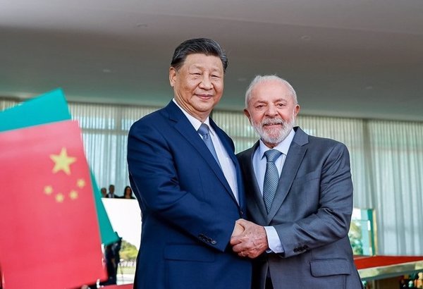 Brasil y China firman un acuerdo para impulsar la conexión ferroviaria con el puerto peruano de Chancay