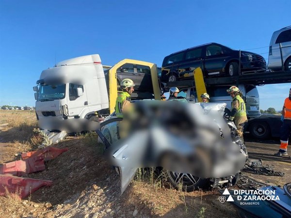 Muere el conductor de un turismo al colisionar con un camión entre Mallén y Cortes de Navarra