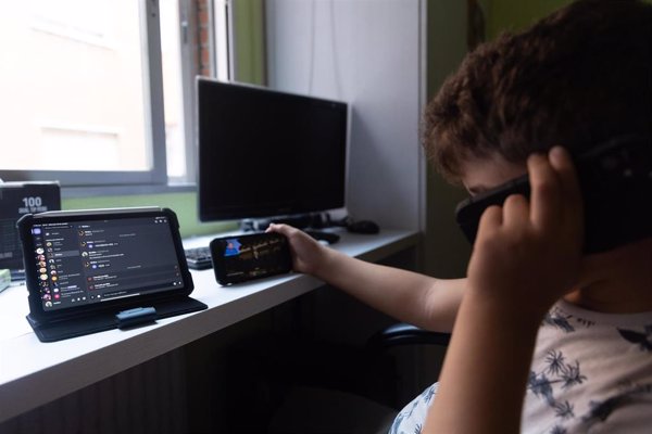 El 97% de los jóvenes en España afirma haber sufrido violencia sexual en entornos digitales, según Save the Children