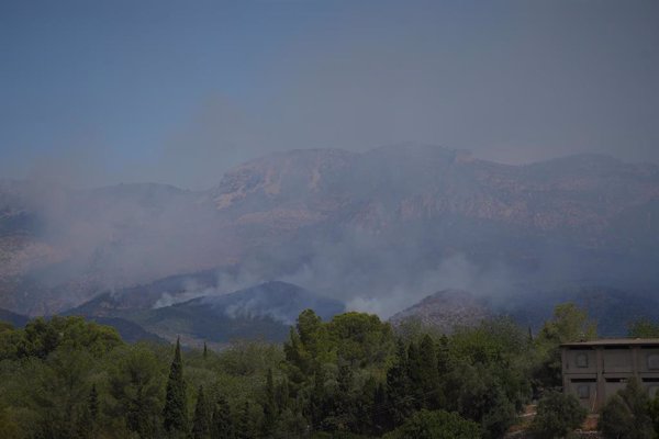 El alcalde de Paüls (Tarragona) cree que un cambio de viento perjudicará al municipio por el humo