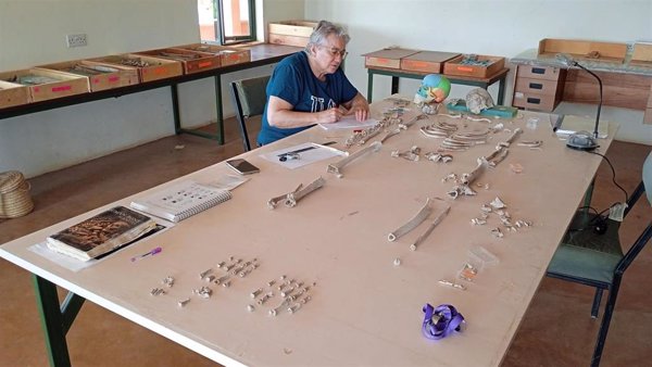 Una investigadora de la UA participa en Kenia en un el estudio de restos humanos del Holoceno junto al lago Turkana