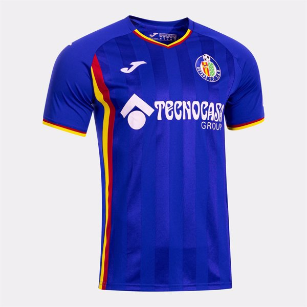 El Getafe recuerda su debut europeo en 2007 en su camiseta para la temporada 2025-26