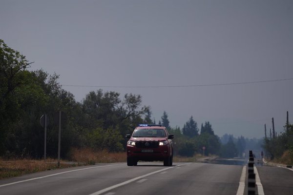 Bombers confía en estabilizar el incendio de Paüls (Tarragona) este miércoles por la tarde