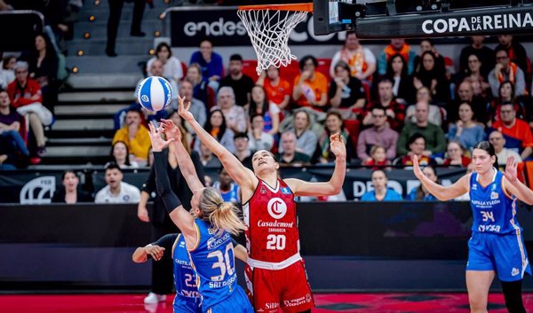 La pívot Nerea Hermosa renueva con Casademont Zaragoza hasta 2027