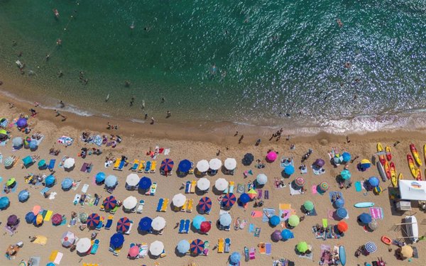 La llegada de turistas a España crece a mayor ritmo que en los países del Mediterráneo, según Banco de España