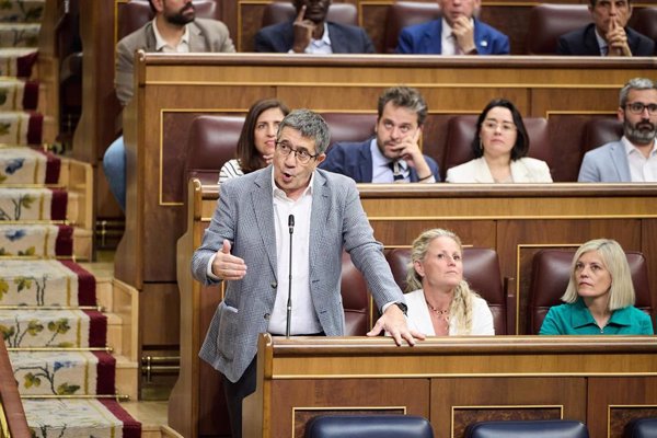 Patxi López reivindica el compromiso de PSOE frente a la corrupción y acusa al PP de 