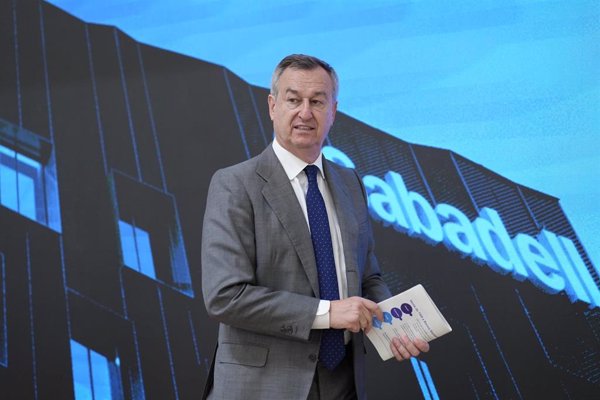 Sabadell supera los 3 euros en Bolsa por primera vez desde 2009 y hunde la prima de la OPA al -12%