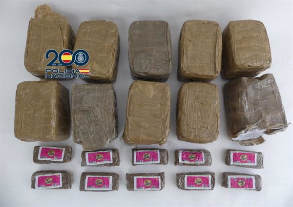 Detenido en Galicia un prófugo de la justicia con diez kilos de hachís en su poder