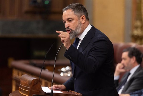 Abascal reta a Armengol a borrar del diario de sesiones sus lazos con Aldama y la presidenta le tacha de 