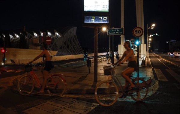 El verano de 2025 registra por el momento record de noces tropicales en España, con un total de 33